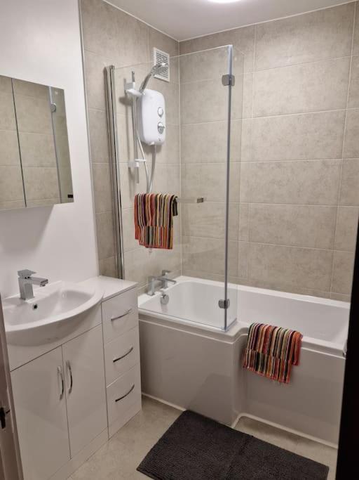 Newly Renovated Apartment! London Luaran gambar